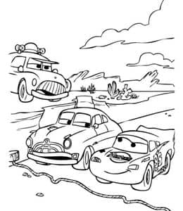 10张可以免费下载的《汽车总动员》疯狂赛车卡通涂色图片！