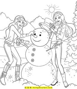 12张芭比娃娃小松鼠小朋友堆雪人打雪仗冬季主题卡通涂色图片！